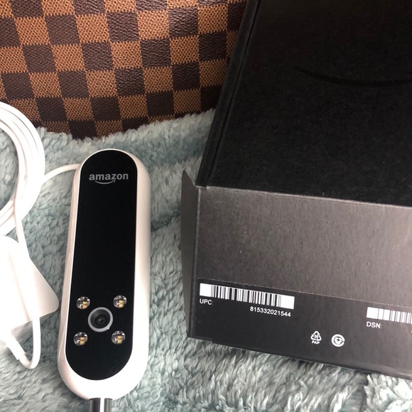 Amazon Echo look camera - Picture 3 of 6